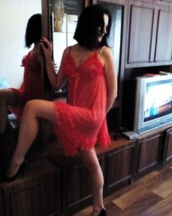 Проститутка Питера Вика, у метро Площадь Ленина